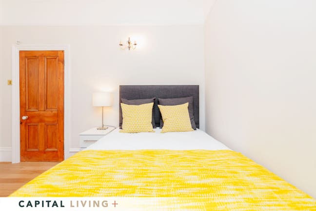 🏙️ Big Double Room right by Clapham High St 🏙️  Main Photo