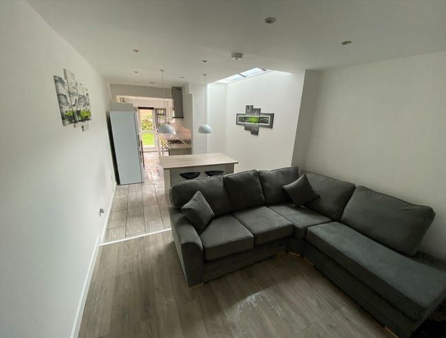 Student Ensuite Room - CV1 area Main Photo