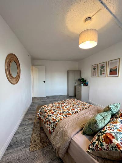🏡 Fully Furnished Rooms 5 mins to Latimer Rd St Main Photo