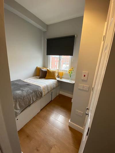 City Centre - Cosy Single En-suite Room Main Photo
