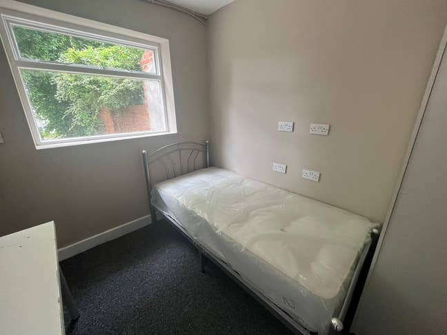 Wiverton Raod - NG7 - Universal credit / DSA / ESA Main Photo