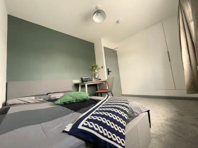 Shared shower bedroom bills all inclusive  Main Photo