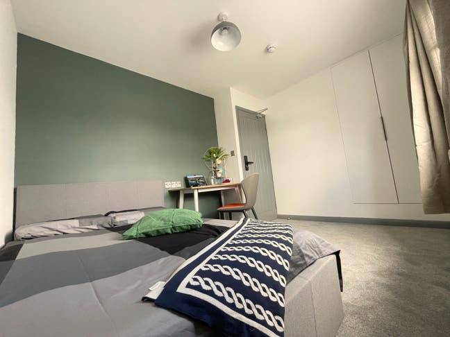 Shared shower bedroom bills all inclusive  Main Photo