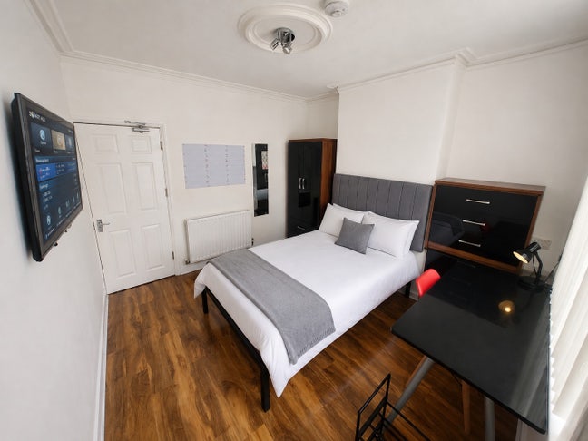 Student Only Double Room - Triangle/Town Main Photo