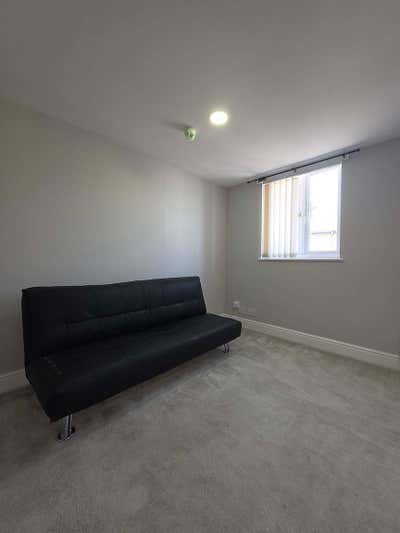 Modern 1 Bed Flat near City Centre Main Photo