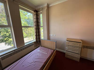**UC/DSS OVER 35's Accommodation Move in NG4 ** Main Photo