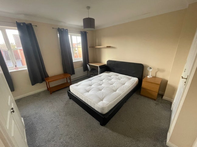 Ensuite Room Main Photo