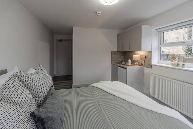 ✨ Brand New Ensuite+Kitchenette | 10min to Mcr 🚆 Main Photo