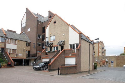 3 Bed 2 Bath on Rotherhithe Street SE16 Main Photo