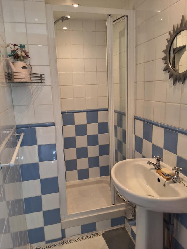 Spacious Double room to rent Main Photo