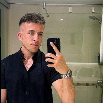 Professional Male seeks a double room Main Photo