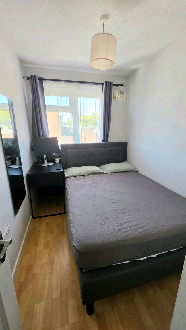 1 single Box Room fully furnished with Double  Main Photo