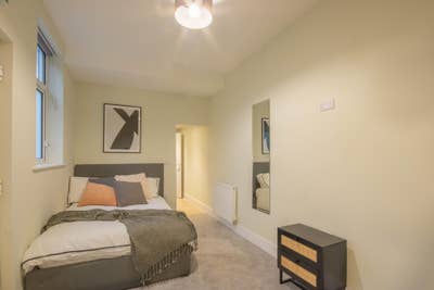 Double Studio Room To Let  Main Photo