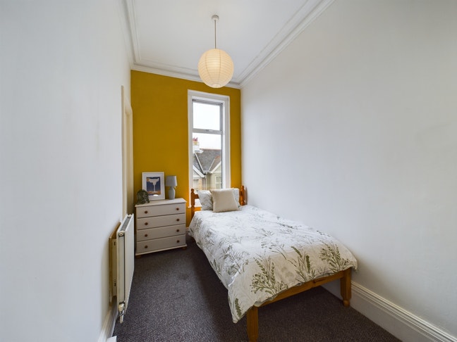 Single Room in Shared House on Hillside Avenue Main Photo