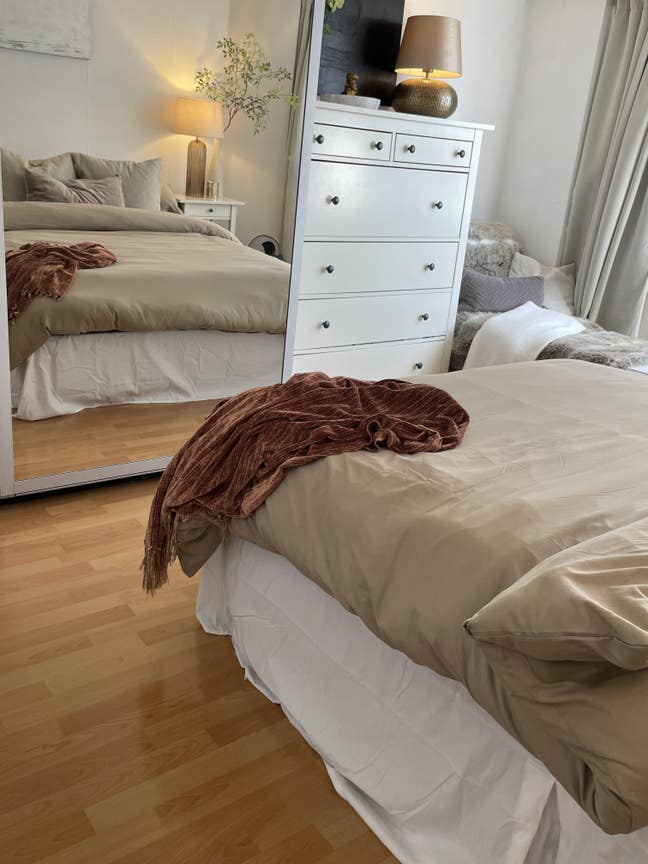 Cozy single  room, and kingsize close to LHR Main Photo