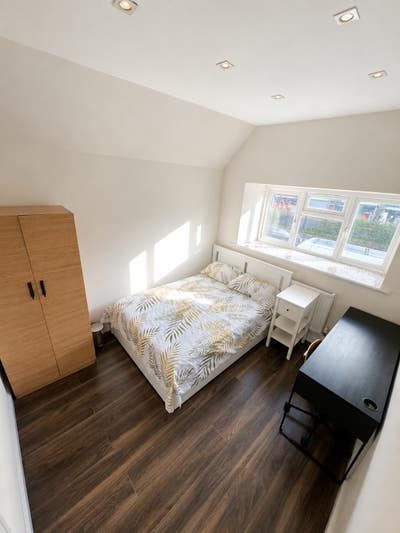 Beautiful Room in Turnpike Lane! Main Photo