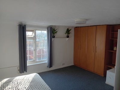 Quiet House Pets Allowed Double Room.  New Carpets Main Photo