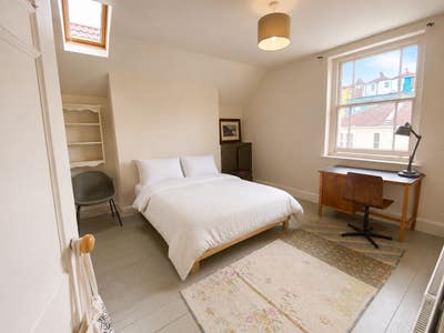 Beautiful rooms in central Bristol home Main Photo