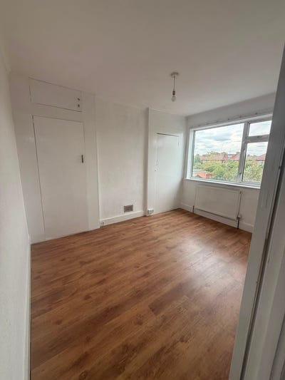 Barkingside, IG6, Bright 4 Bed House,Driveway Main Photo