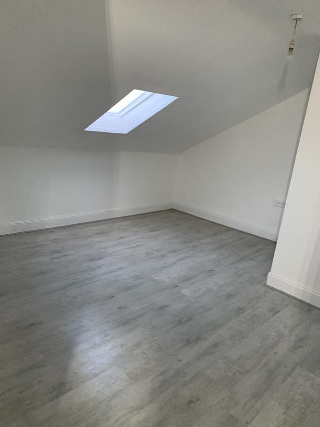 Double room furnished excellent condition  Main Photo