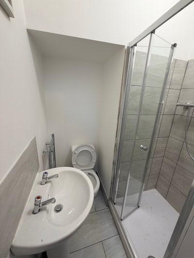 En suites rooms Moseley B13 & B14 Main Photo