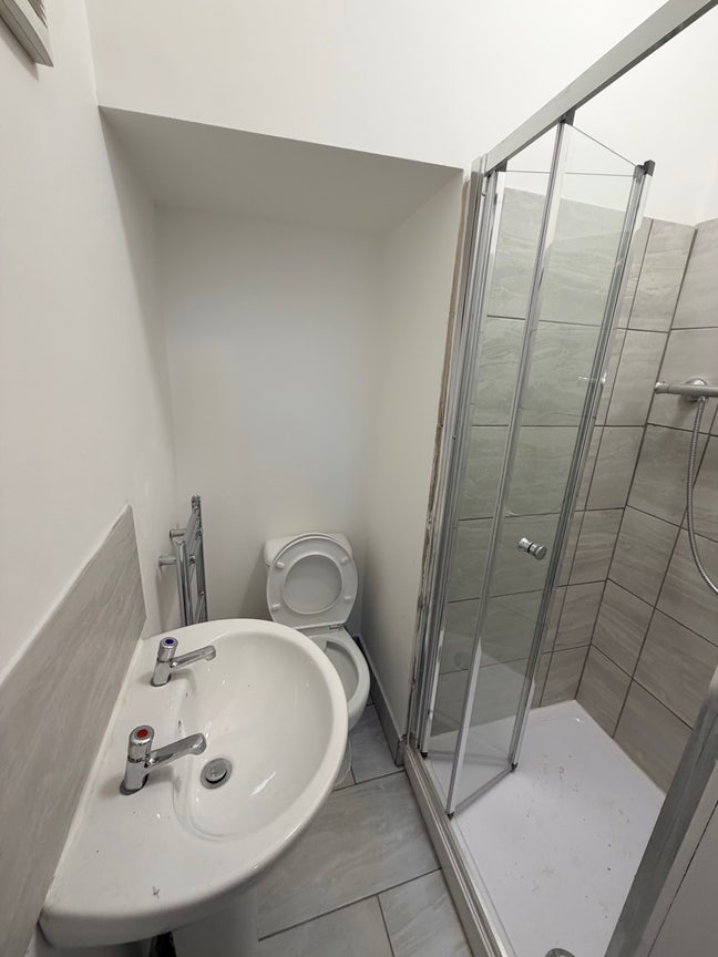 En suites rooms Moseley B13 & B14 Main Photo