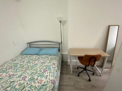 Cozy  Double! 5 Mins to Bethnal Green Tube!! Main Photo