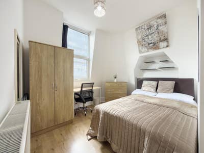 Nice Double Room in Stepney Green E1 for 1 person Main Photo