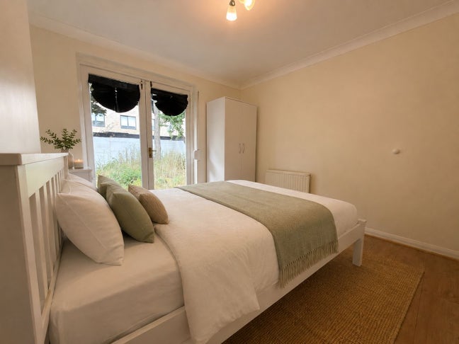 ✨Last Week Offer — Room for Less Than &pound;950!✨ Main Photo