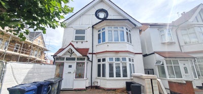 Modern Ground Floor Studio Flat !  Main Photo