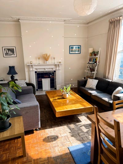 Spacious double bedrooms in a prime spot Main Photo