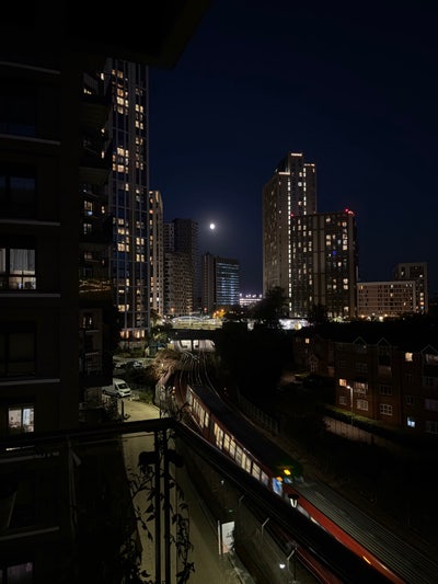 Fri - Sun Let, Modern 1-bed Flat, Private Balcony Main Photo