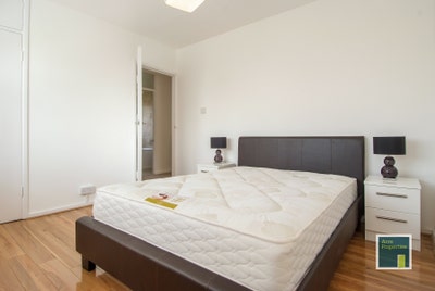 4 Bedroom Maisonette, Chiswick W4 - all bills inc. Main Photo