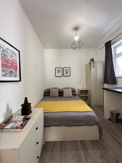 Double Room with Kitchenette**Bills Inc Main Photo