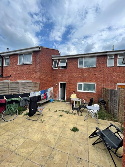 Room for rent in st pauls Main Photo