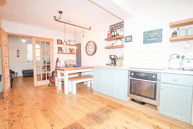 4 Bed House, Field Terrace Road, CB8 0AD Main Photo