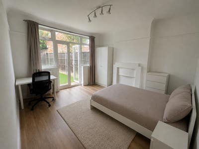 Bright Rooms in New Malden | 12Min Walk to Station Main Photo