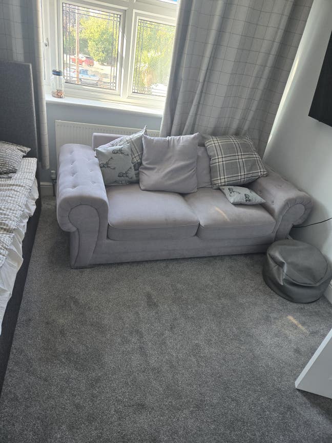 Large Double Room  Main Photo