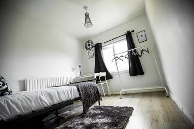 Double Room Five Mins - Royal Berkshire Hospital Main Photo