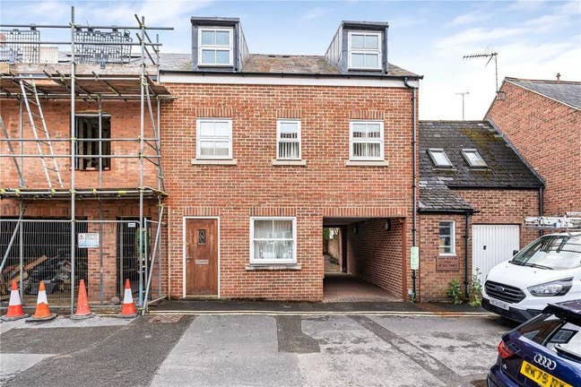 Single room in 4-bed house Main Photo