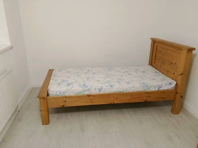 Double bedroom available  Main Photo
