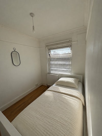 Room for Rent  Main Photo