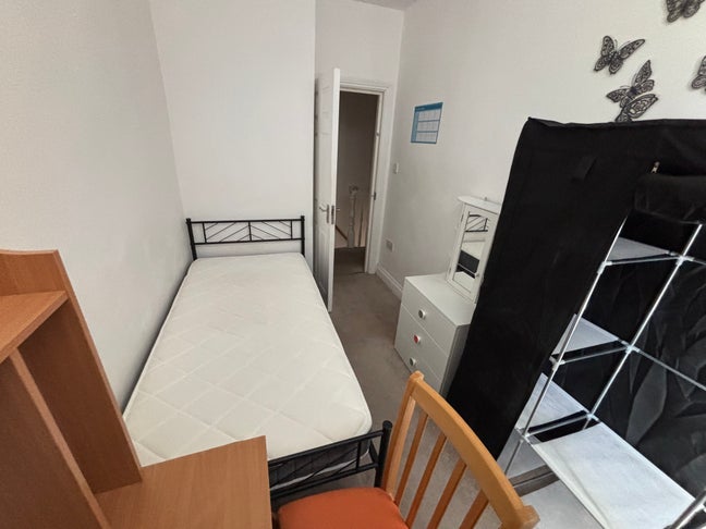 Single room for rent. Main Photo