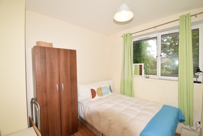 Cosy Room in Clean, Quiet Home! Main Photo