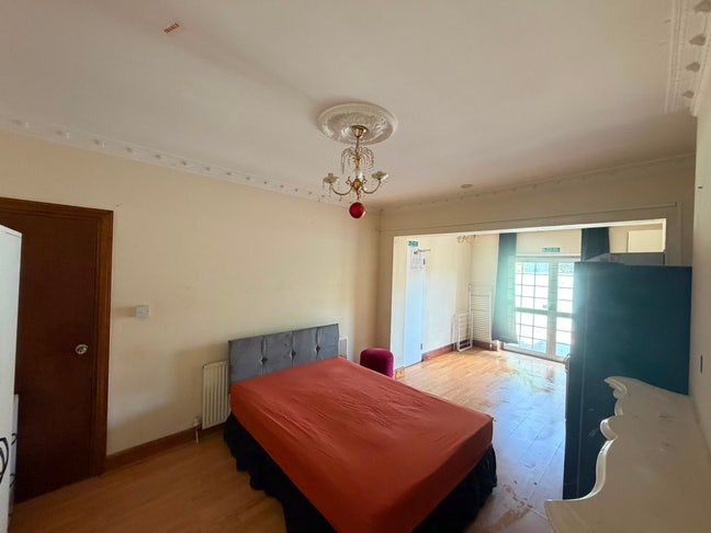 🛏️✨ Bedsit Room to Let in 📍Greenford Main Photo