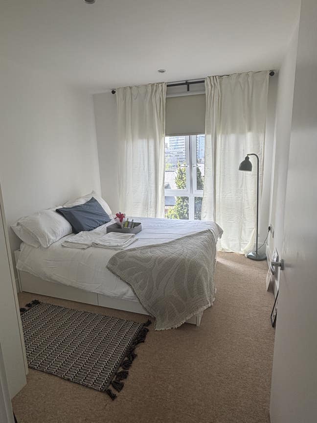 Mon–Fri en-suite Royal Arsenal + Parking Main Photo