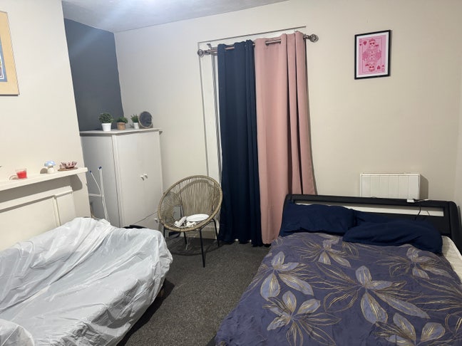 Double room to Rent - Woodgreen - Female preferred Main Photo