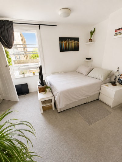 Stunning room in new refurbished flat Main Photo