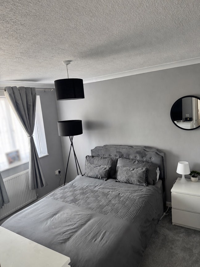 Large King Room, Private Bath and Parking Main Photo