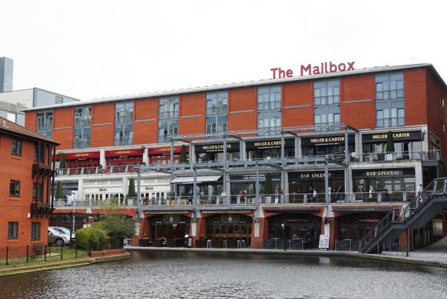 Luxury Double in Gorgeous Canal Side Apartment Main Photo